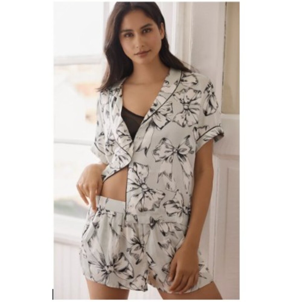 By Anthropologie Silky Patterned Pajama Shorts in Sky/Bows – Size Large – NWT